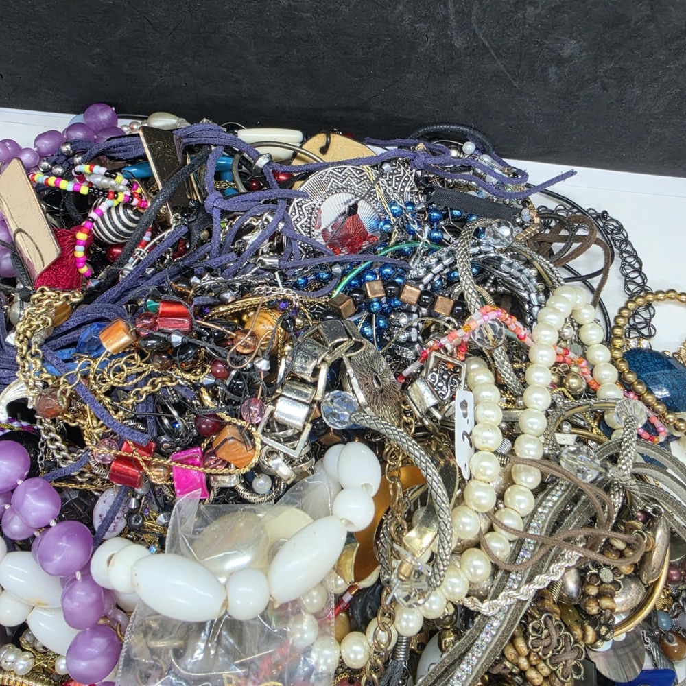 Craft Jewelry Lot Misc Beads Chains Stones For Repair Repurpose 4 Lbs 10 Oz - Picture 5 of 11